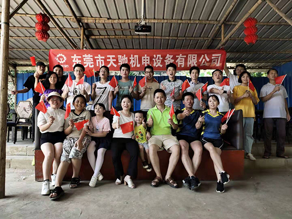 我愛你，中國！天馳數控雕銑機廠家用這樣的方式表達--【鴻天馳】